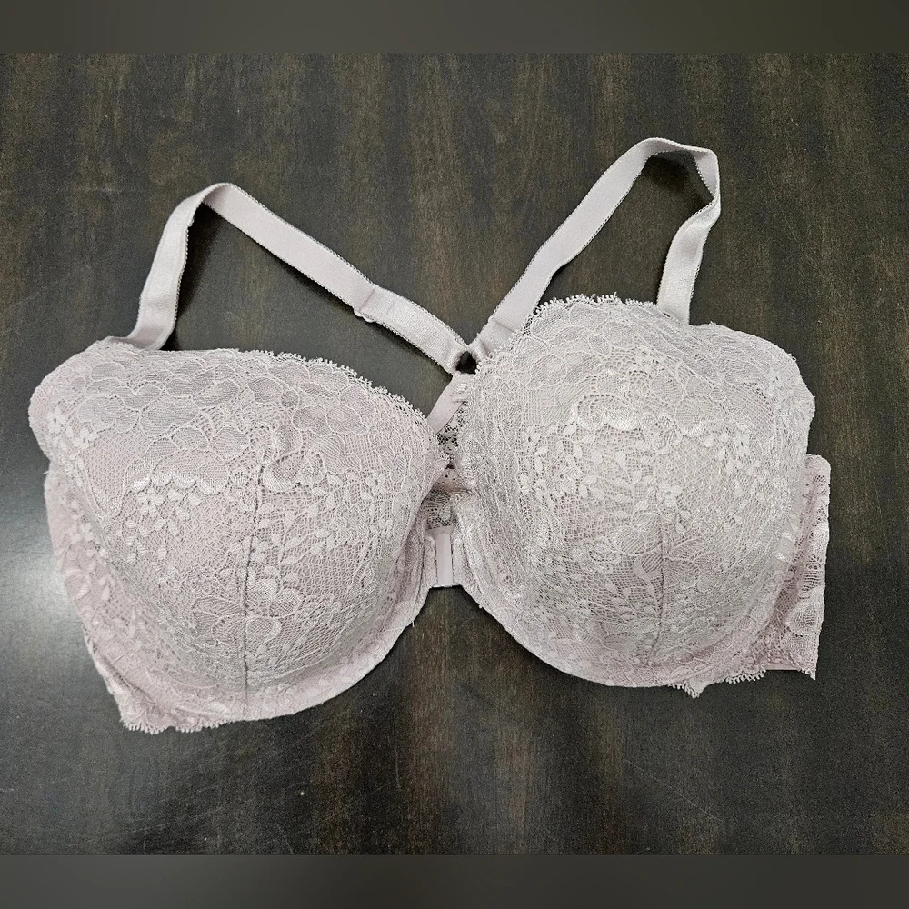 Victoria's Secret Lace Push-Up Bra in Light Pink - Picture 2 of 7